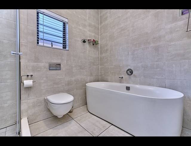 2 BEDROOM APARTMENT FOR SALE IN THE POLOFIELDS